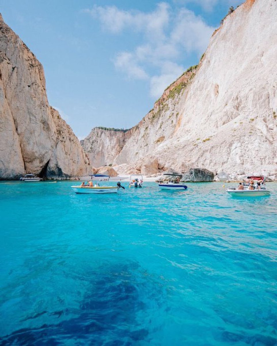 viewsoff's tweet photo. Greece 🇬🇷 https://t.co/2O7EbCmArL
