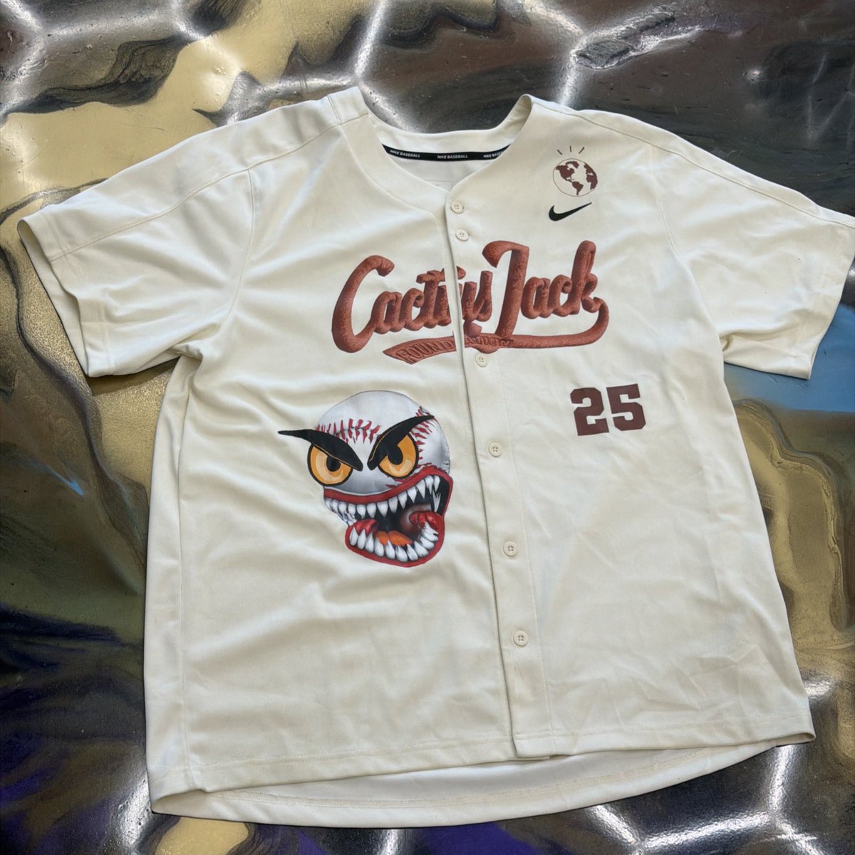 JustFreshKicks tweet media