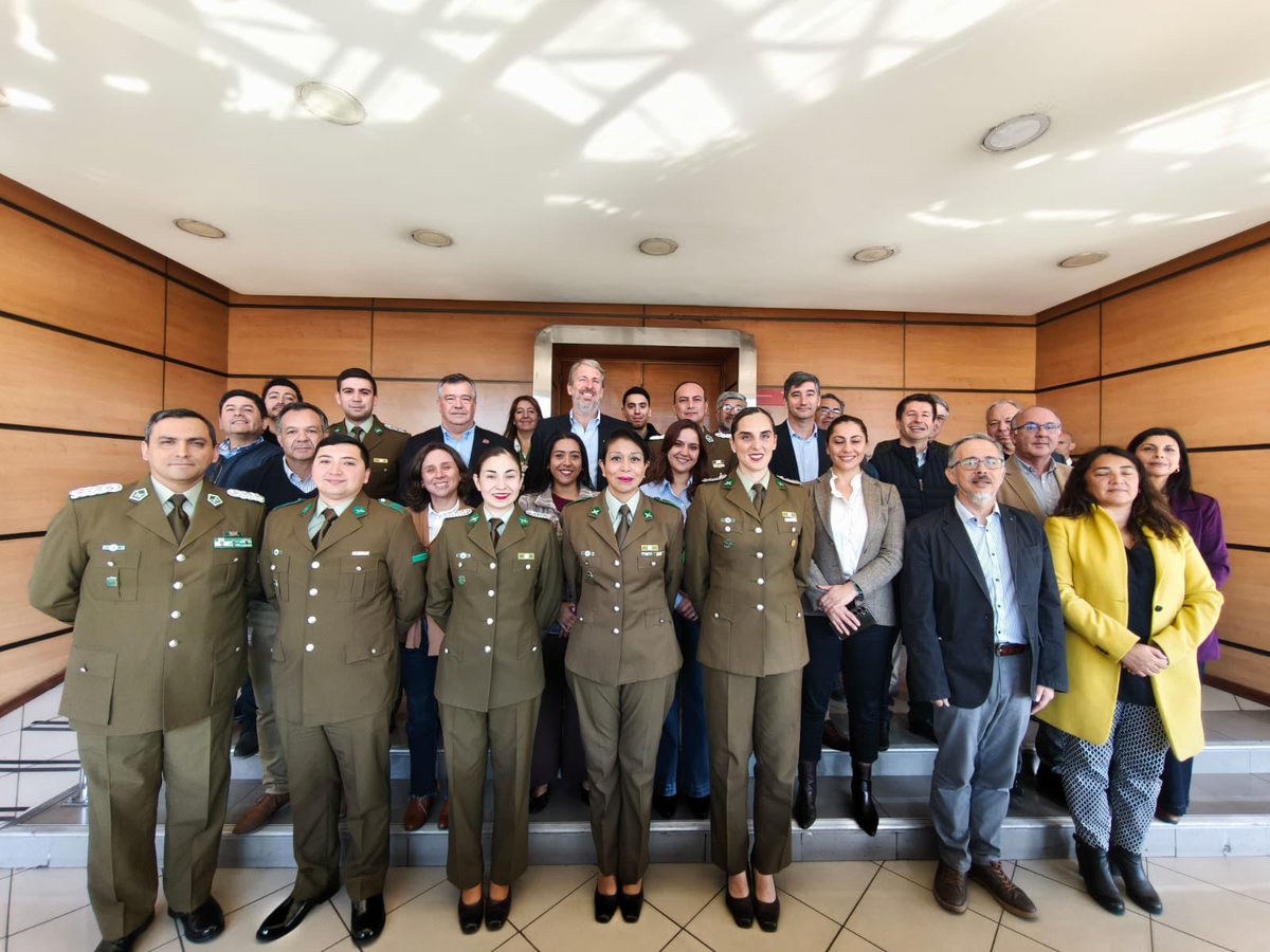 CarabTransito's tweet image. #Metro 🚇: Enmarcado dentro del 99º aniversario Institucional, @metrodesantiago y de manos de su Pdte. Patricio Rey Sommer, entrega reconocimiento y homenaje a siete Carabineros de la 60ª Comisaría, instancia en la reafirmamos nuestro apoyo permanente a la comunidad