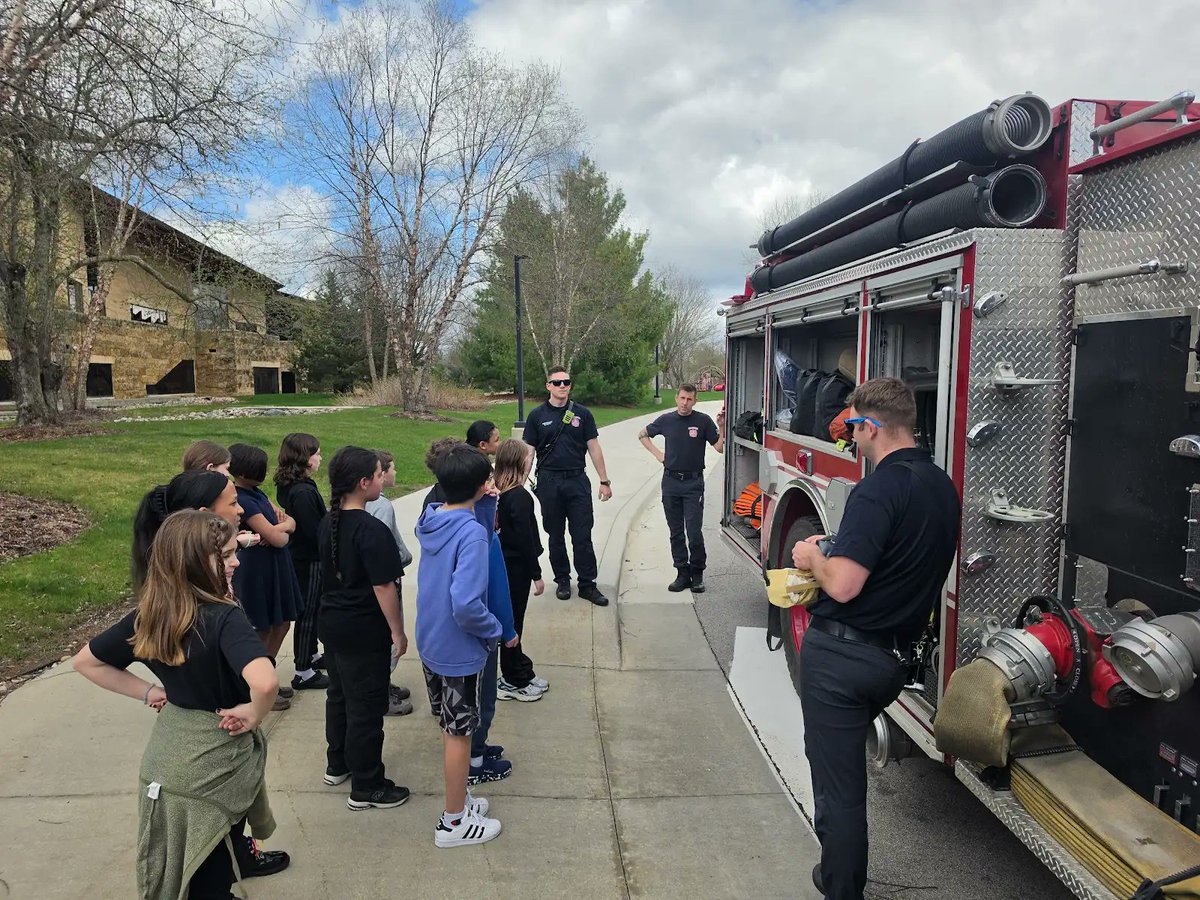 ICSMilwaukee's tweet photo. ICS hosted Franklin Fire &amp; PD as part of "Public Services Day". Students learned about potential careers as police officers and firemen! #ICSEagles https://t.co/nESuywxk6S