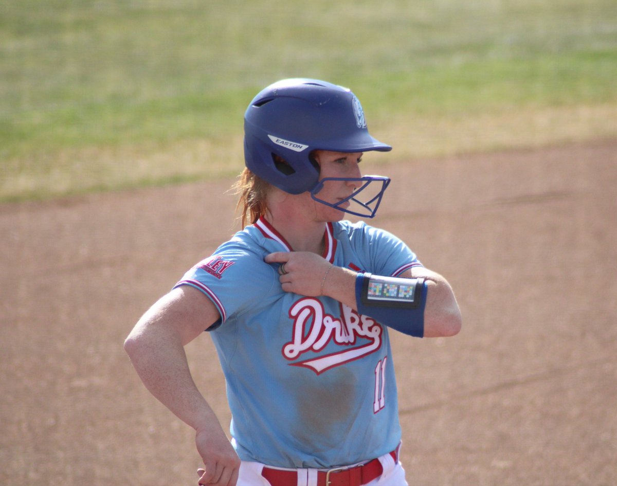Drake Softball tweet media