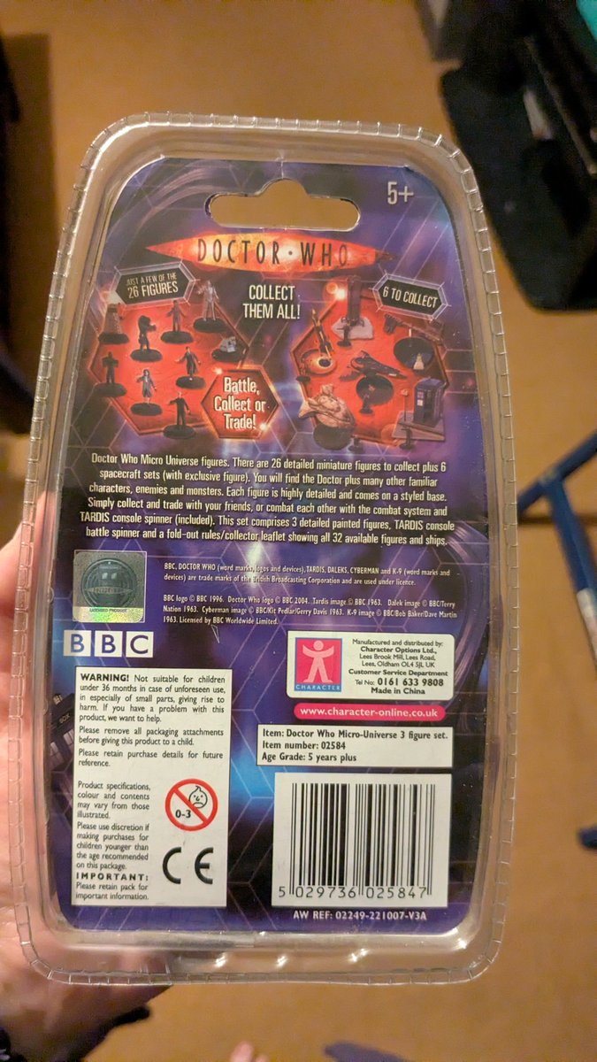 deadlynight's tweet image. So last year I bought an unopened #DoctorWho Micro Universe figurine box at a car boot sale.

Tomorrow is the 20th Anniversary of #SchoolReunion and I wonder...

🎶Should I open it or should I keep it sealed?🎶

What do you reckon?