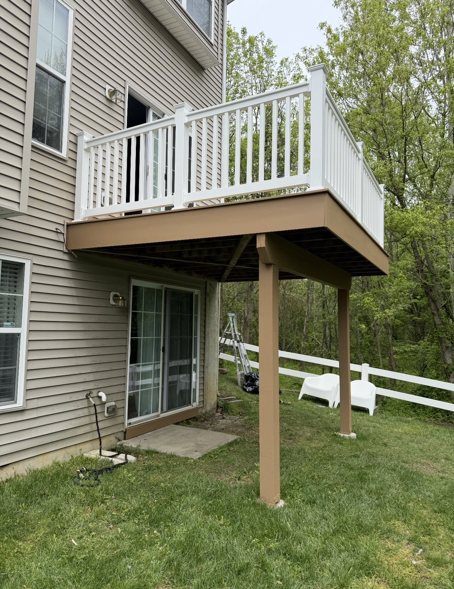 testinospaint's tweet image. Before, during, and after our deck refresh project in Westampton, New Jersey! New deck, new boards, and all new railings! 

#testinospainting #homeimprovement #nj #deckrefresh #beforeandafter