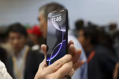 Modevity's tweet photo. OpenAI plans its own ‘iPhone killer’
https://t.co/aml5QTUzPJ
#AI #GenAI @OpenAI @GoogleAI #ChatGPT #Claude #Tech #IT #iPhone #Security #TomCanova #Cybersecurity #Modevity @Modevity https://t.co/qFSe1W6CTq