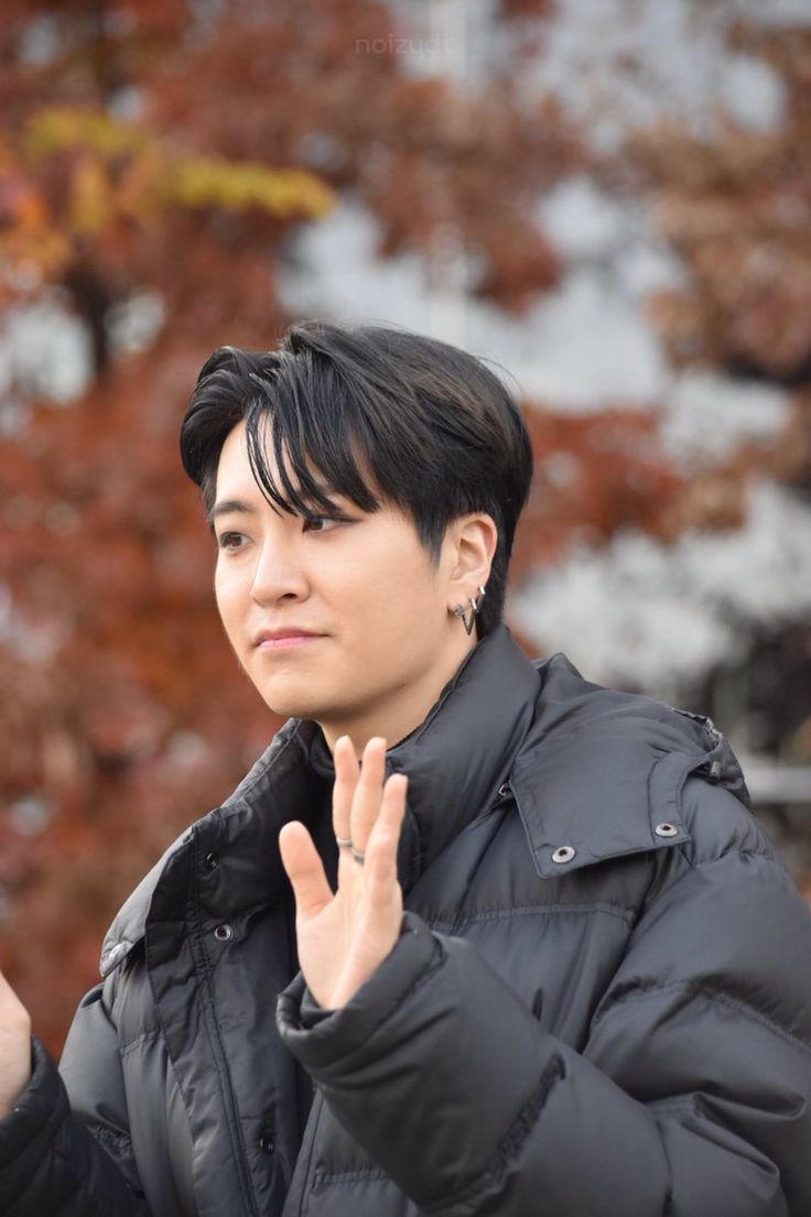 hourly youngjae tweet media