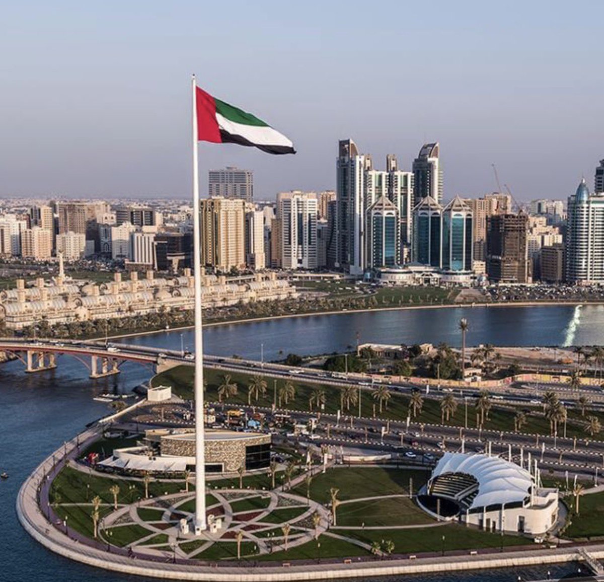 Spasibooooooooo's tweet photo. قرار خروج الإمارات من أوبك وأوابك بعد دراسة مكثفة ومدروسة بعناية يمثل خطوة استراتيجية تعكس ثقة الدولة في قوة اقتصادها وقدرتها على رسم مسارها المستقل حيث يعبر عن توجه واضح نحو تعزيز السيادة الاقتصادية ورفع كفاءة استثمار الموارد وفتح مسارات جديدة للنمو بعيدا عن القيود التقليدية بما يمنح الاقتصاد مرونة اكبر في مواجهة التغيرات العالمية ويدعم تسارع التنويع الاقتصادي وترسيخ مكانة الدولة كلاعب مؤثر في اسواق الطاقة والاستثمار عالميا مع الاستمرار في بناء مستقبل اكثر استدامة وازدهار .! 

#الامارات