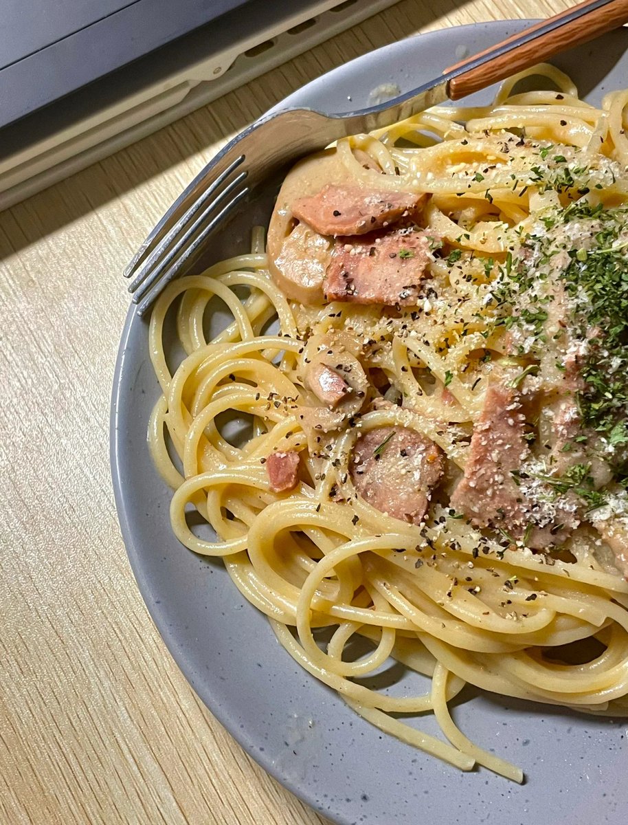 Aiman9363462's tweet image. 30-Minute Creamy Tomato Pasta!  Sauté garlic + cherry tomatoes, stir in heavy cream, toss with al dente pasta, top with parmesan u0026 basil. Easy, cozy, so flavorful—perfect for weeknights! #HomemadePasta #QuickRecipes #ComfortFood