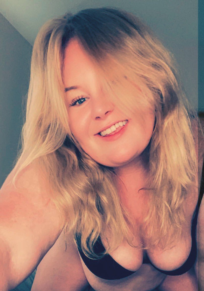 danniVStheworld's tweet image. What would you do to see me smile like this? 😉

#smile #spicy #blondes #badgirl #prettygirl #linkinbio