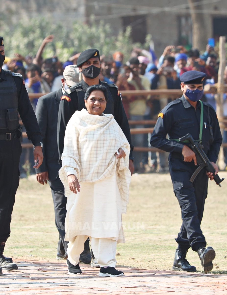 भारत की इकलौती नेता बहन कुमारी मायावती जी जिसके एक आव्हान पर सूरज उगने से पहले 10 लाख से अधिक लोगों का हुजूम इकट्ठा कर दिया था।

आपकी नज़रों में बहनजी के अलावा कोई ऐसा नेता है जो बहनजी का रिकॉर्ड तोड़ सके?

मुझे लगता हैं कोई नहीं है जो बसपा बहनजी का रिकॉर्ड तोड़ सके क्योंकि बसपा