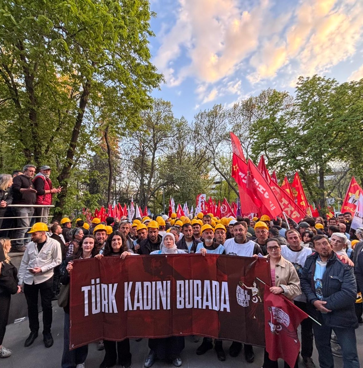 İstiklal Kadınları Hareketi tweet media