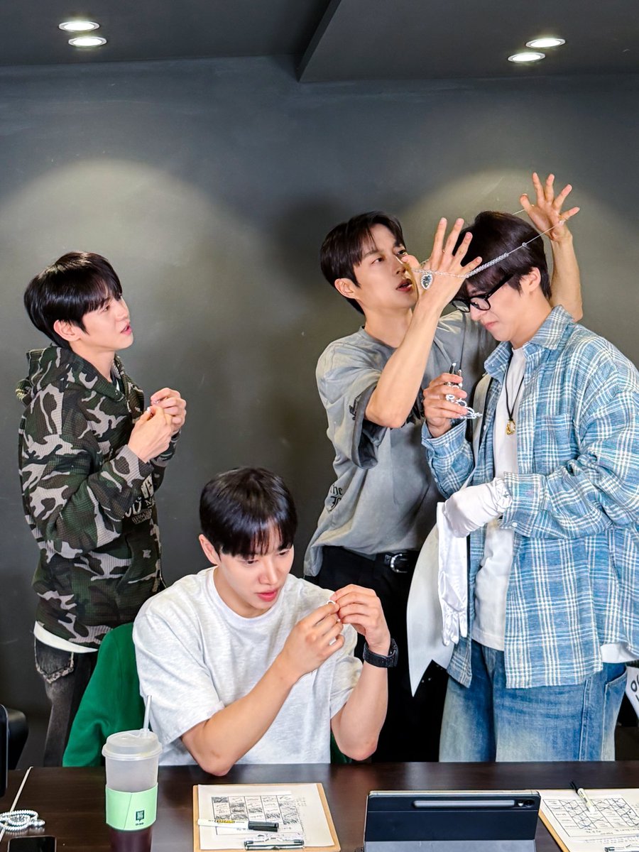 하이라이트(HIGHLIGHT) tweet media