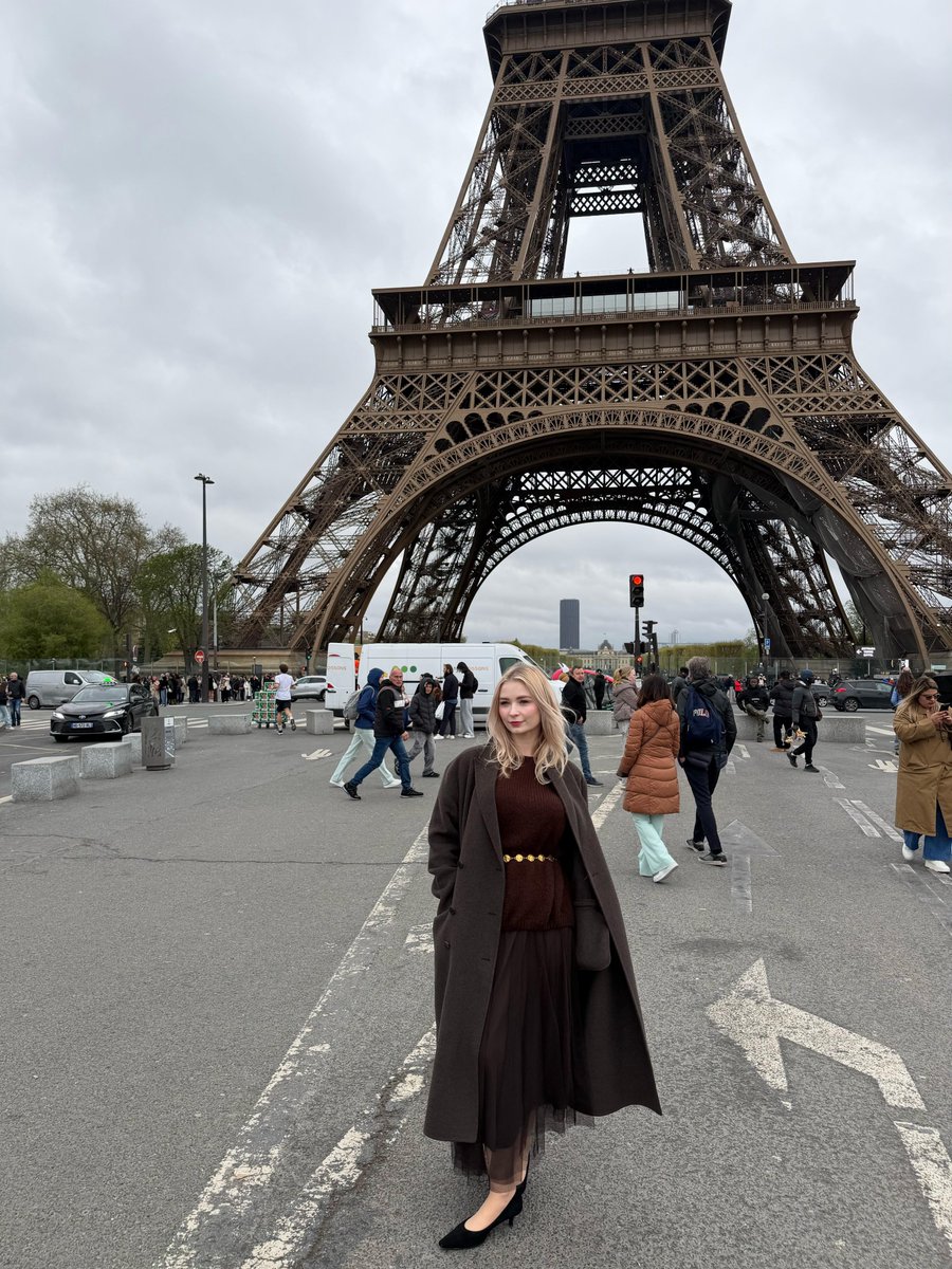 Kateateaea's tweet photo. Even on a cloudy day, Paris has its own soft, dreamy glow✨ Every step taken beneath the Eiffel Tower feels like stepping into a scene from a movie https://t.co/MetnmqQ5od