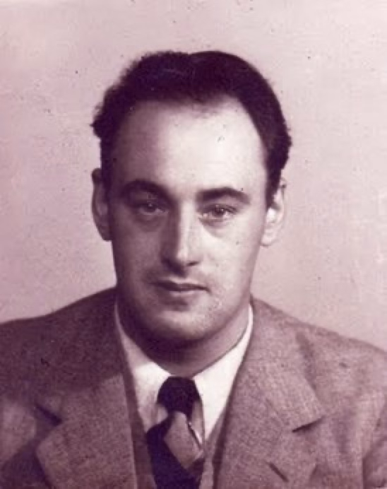 ANPIRomaPosti's tweet photo. Poeta e avvocato belga, #RenéBlieck, membro di spicco del #PartitoComunista collaborò a varie operazioni di resistenza sotto l'occupazione tedesca.Arrestato dalla #Gestapo e deportato a #Neuengamme, morì il #3maggio 1945 nell'affondamento del #CapArcona a #Lubecca. https://t.co/eBt9OMt8hW
