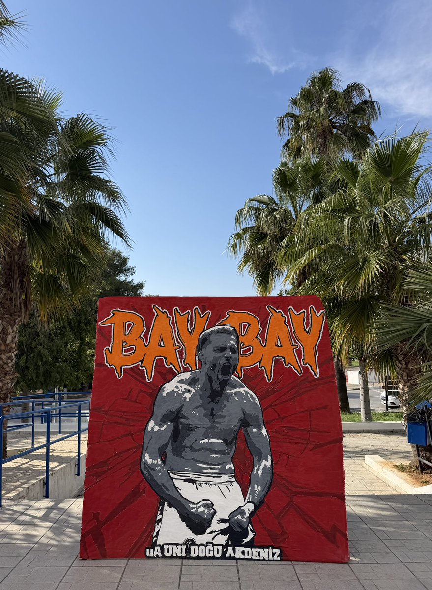 dauluaslanlar's tweet photo. BAY BAY👋 @Barisalperyilmz 

SAKIN HA!
Yaklaşmayın yanına…

#ultrAslanUNI https://t.co/8U9BIlX00q