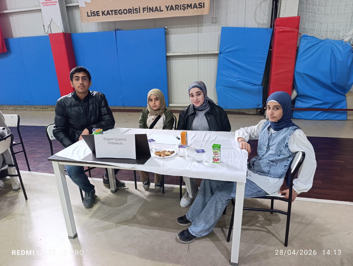 erganimem2's tweet photo. İlçemiz Çayönü ortaokulu öğrencileri Siyer yarışmasında Diyarbakır il birincisi oldular. İdareci, öğretmen ve öğrencilerimizi tebrik ediyor bölge finallerine başarılar diliyoruz. @dbakirvalilik @Diyarbakirmem @erganikaymakam @sadoglu_salih @behcettekdemirr https://t.co/piH6bBMtMY
