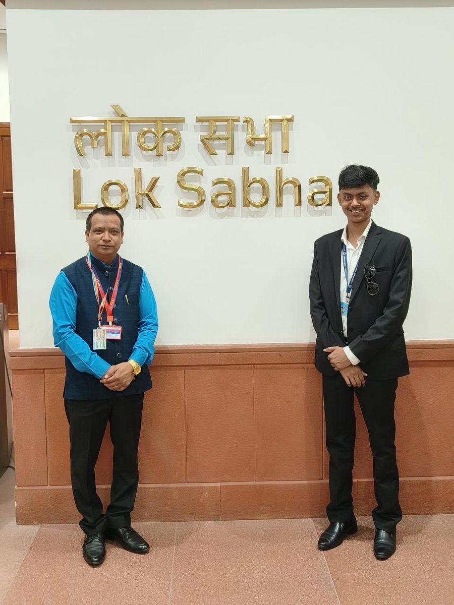 iamanmohansingh's tweet image. It was a pleasure meeting with Gujarat Police Official while my parliament visit🇮🇳

#parliament #loksabha #official #manmohansingh