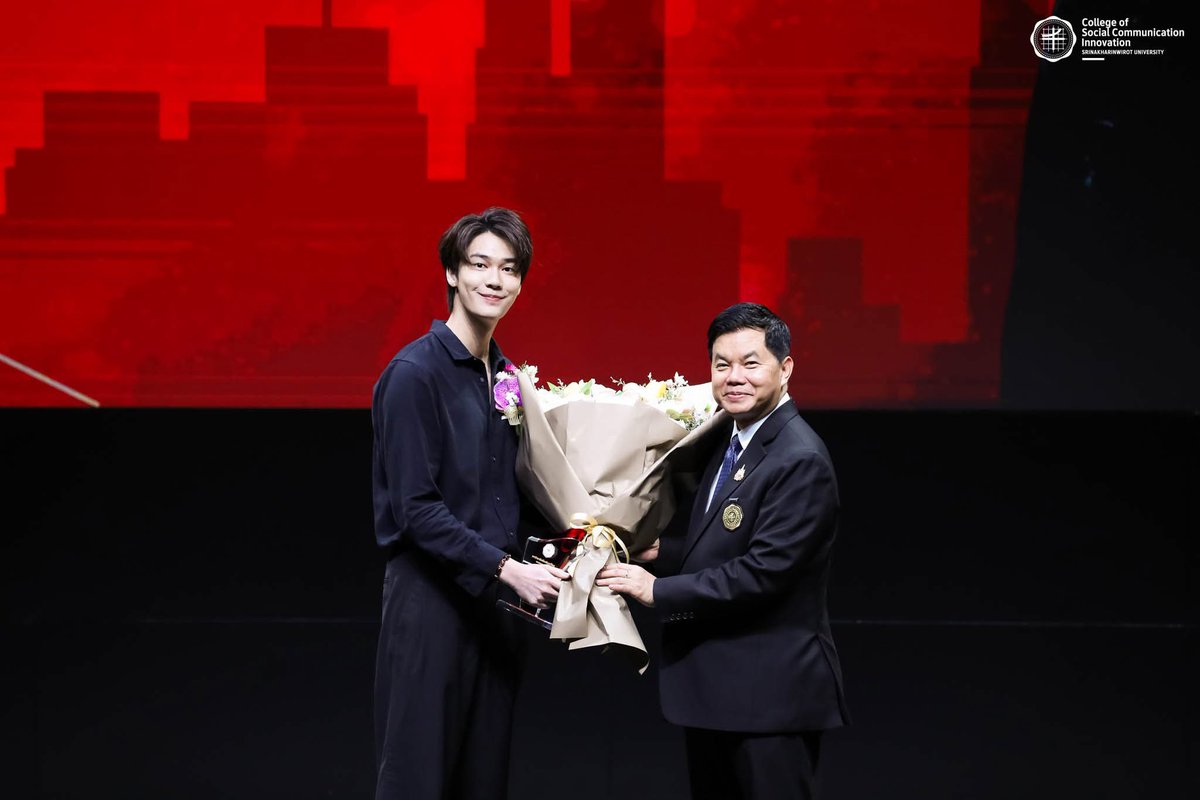 ติน tweet media