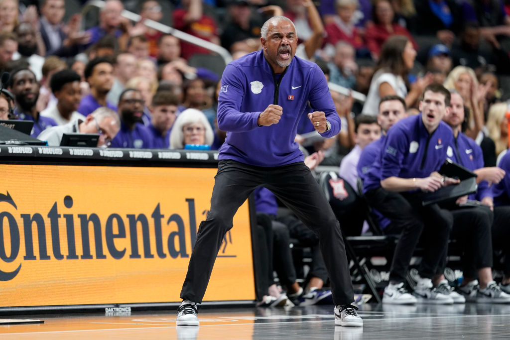 PeteThamel's tweet image. Sources: Baylor is finalizing a multi-year deal to hire Jerome Tang as the school’s new associate head coach. Tang was a long-time Baylor assistant under Scott Drew before taking the Kansas State head job in 2022.