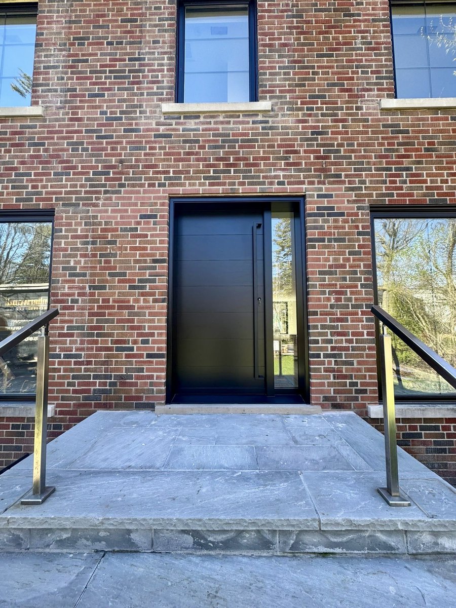 AmberwoodDoors's tweet image. Very handsome #custom *SOLID* #mahogany @AmberwoodDoors #door with Black stain; High Performance glass; &amp;amp; 60” #doorpulls with Mortise deadbolt in Flat Black!
#doors   #madein 🇨🇦
💫
Contact amberwooddoors.com today!
416-213-8007 or 1-800-861-3591
🇨🇦 &amp;amp; 🇺🇸 Shipping