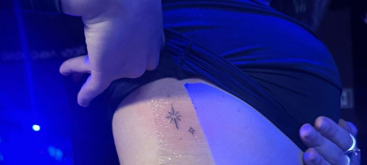 Beaax__'s tweet photo. Fiz uma micro tatuagem, mas que possui um significado enorme na minha vida ! https://t.co/quGxu2ljv2