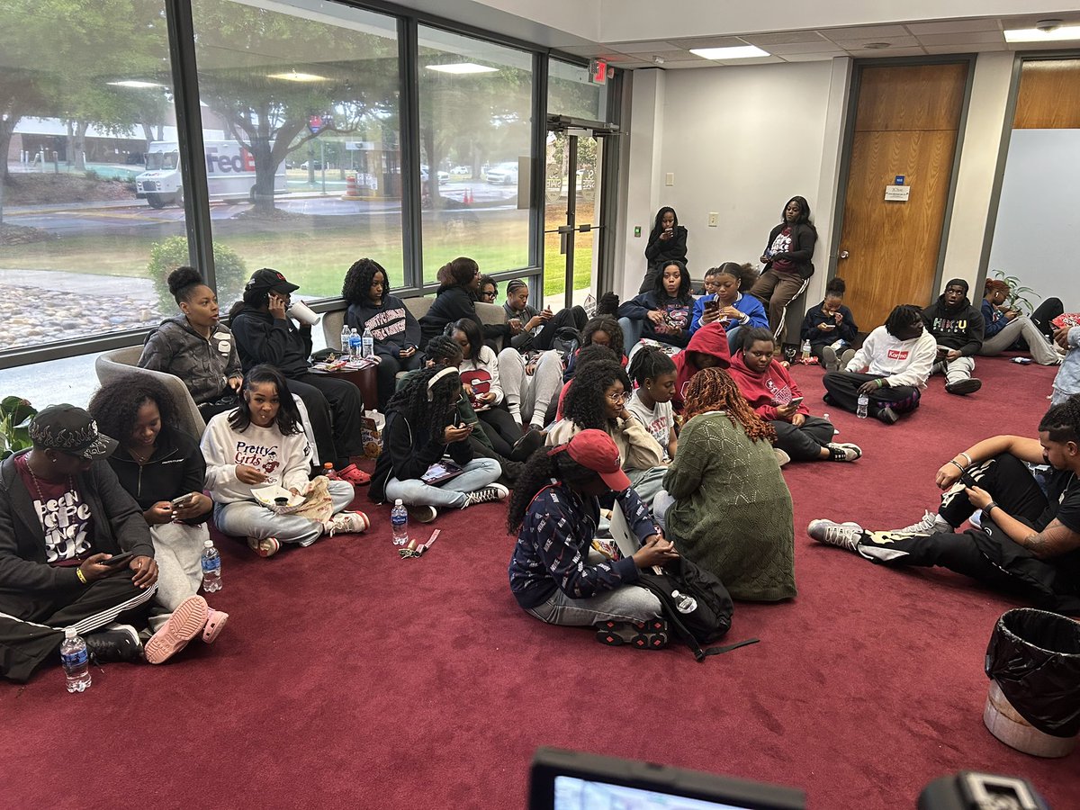 JordonKeiyonaWF's tweet photo. SC State University students peacefully protesting in the campus administration building Tuesday against having Lt. Gov. Pamela Evette as the May 2026 Commencement speaker. The university has not officially announced a speaker. @wachfox https://t.co/IGM3GcjJQQ