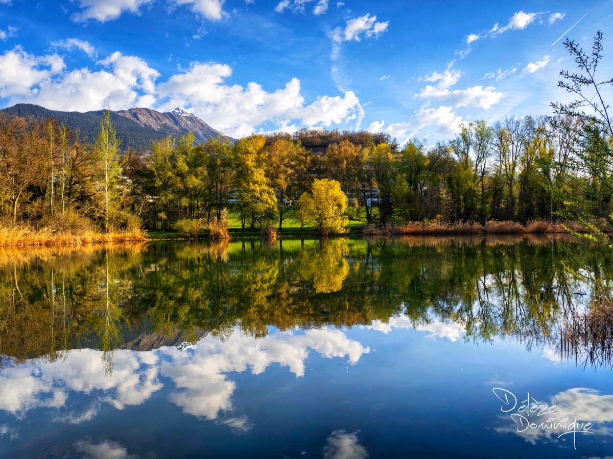 DelezeD's tweet image. Délicieuse nature 🧡💚🌳🇨🇭
Montorge, Sion, Valais, Suisse, 04/2026

#suisse #switzerland #lake #reflet @valaiswallis @MySwitzerland_e
