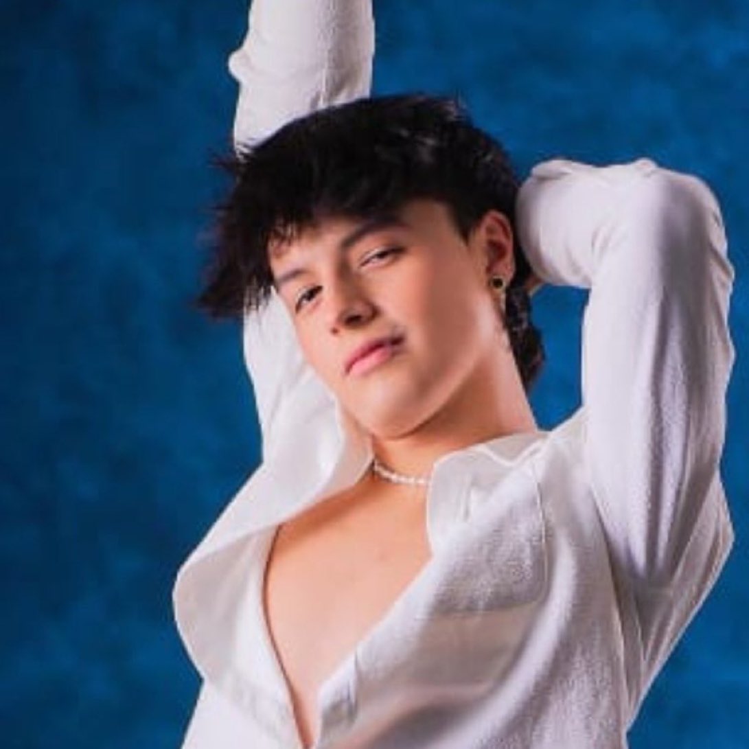 Opinologoos's tweet image. Como así que hoy entra en congelado está diva, suprema, apoteósica, inalcanzable, magistral, eminencia y REINA DEL POP? 

#LaCasaDeLosFamososCol
#LaCasaDeLosFamososCol3
 #LCDLFCOL #LCDLF3 #TeamZorroViejo 
#PandillaGateX #NoTeInforma