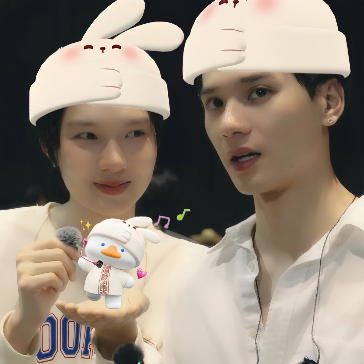 lil.bloom tweet media