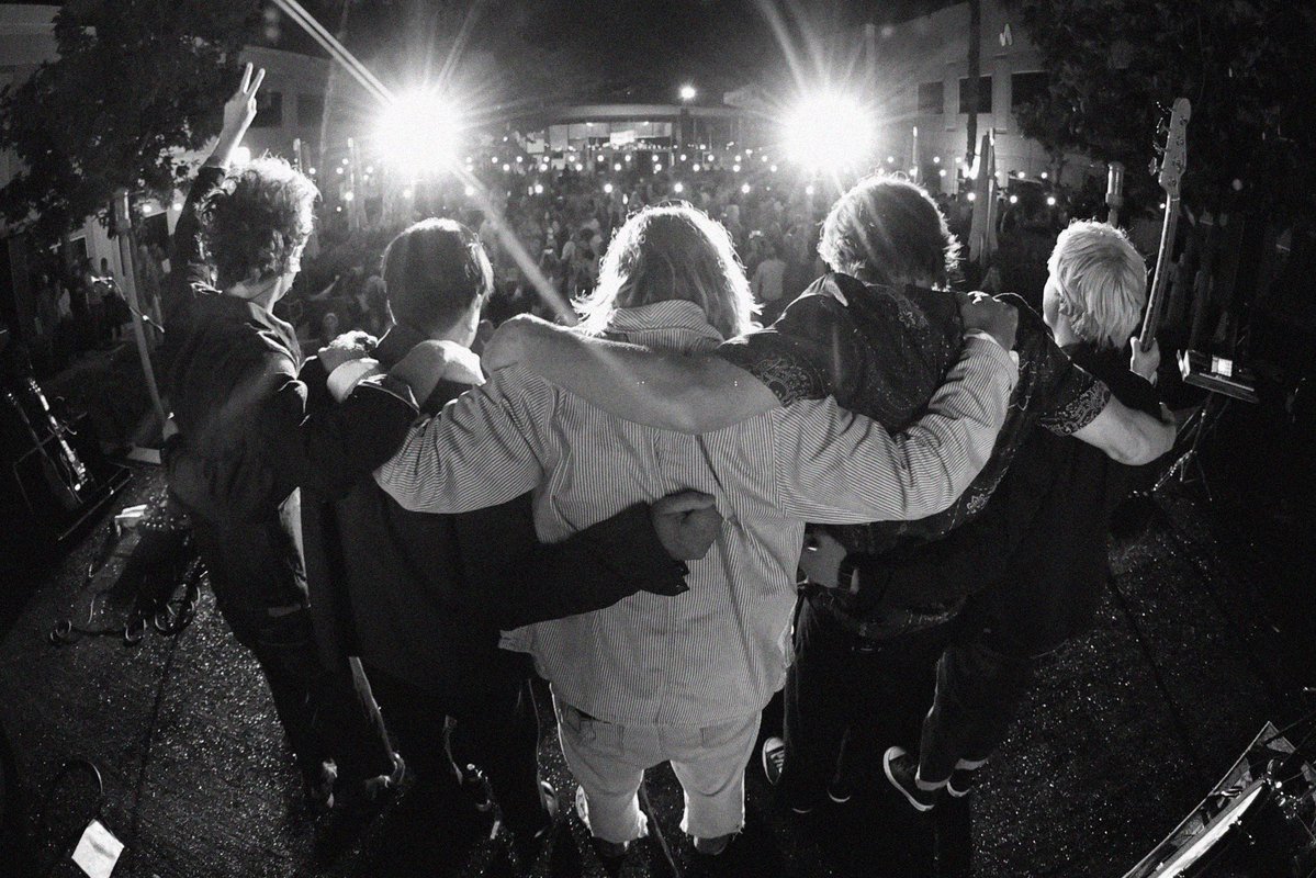 Switchfoot tweet media