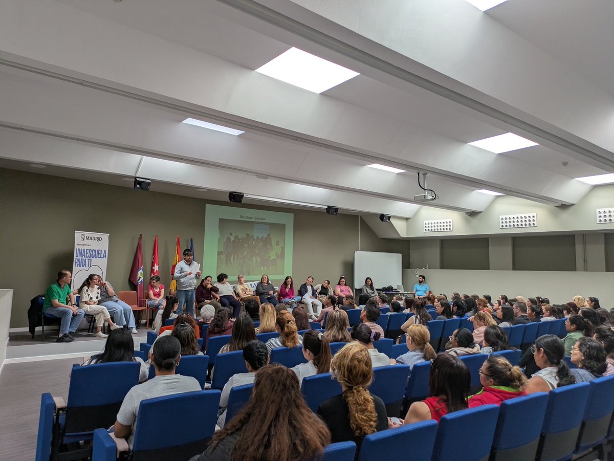 em_cuidados's tweet photo. ¿Se puede transformar la mirada sobre la discapacidad intelectual? La respuesta es sí, con experiencia directa.
Un vistazo del Laboratorio de Sensibilización que organizamos en la EMCU en alianza con AFANIAS.
#Inclusión #DiscapacidadIntelectual #ImpactoSocial #EMCU #EMCuidados https://t.co/iEfKy5AVyQ