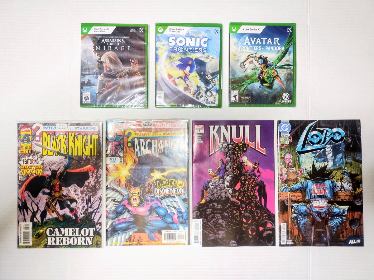 RobCollectsFigs's tweet photo. Last 2 weeks pick-ups.
Pic 1&amp;2:
2 weeks ago.
A lot of great stuff from a newer collector store.
$10 &amp; $5 games from Walmart,
Current and back issue comics from LCS

Pic 3&amp;4:
Last week.
Figures from local retail stores,
Flegos from local store Game Players.
Current comics from LCS https://t.co/jrRFYFjERs