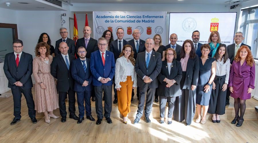bflasquetty's tweet photo. Ayer vivimos un día importante como Académicos con la Presentación oficial de la Academia de las Ciencias Enfermeras de la Comunidad de Madrid #ACECAM 
Un acto en el que tuvimos el placer de estar acompañadas/os por los máximos representantes de la Enfermería y la Sanidad https://t.co/T8XS5qiNMc