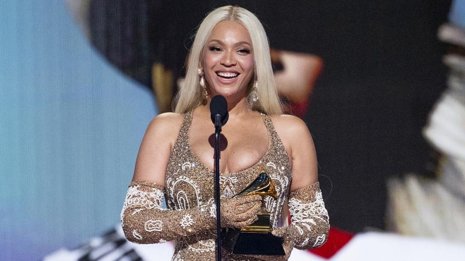 Forbes's tweet photo. Fans may have to wait for the conclusion to Beyoncé’s “Renaissance” and “Cowboy Carter” album trilogy, as her publicist appeared to deny rumors she’ll use next week’s Met Gala to release new music.
https://t.co/BCVSdIOICL https://t.co/Xudx6fnlHu