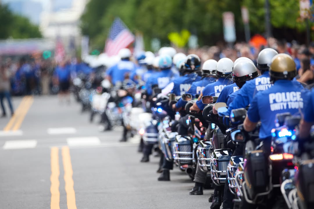 NLEOMF's tweet photo. Every year, members of #lawenforcement and survivors of line-of-duty deaths unite for a massive ride that pays tribute to the fallen.

Join members of the @policeunitytour on May 12th at 2pm as they honor those who have made the ultimate sacrifice.

#PoliceUnityTour #PoliceWeek https://t.co/PhFtYtwCIM