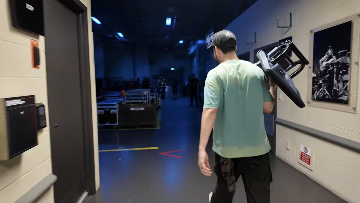 W | 33 days until Hamburg! tweet media