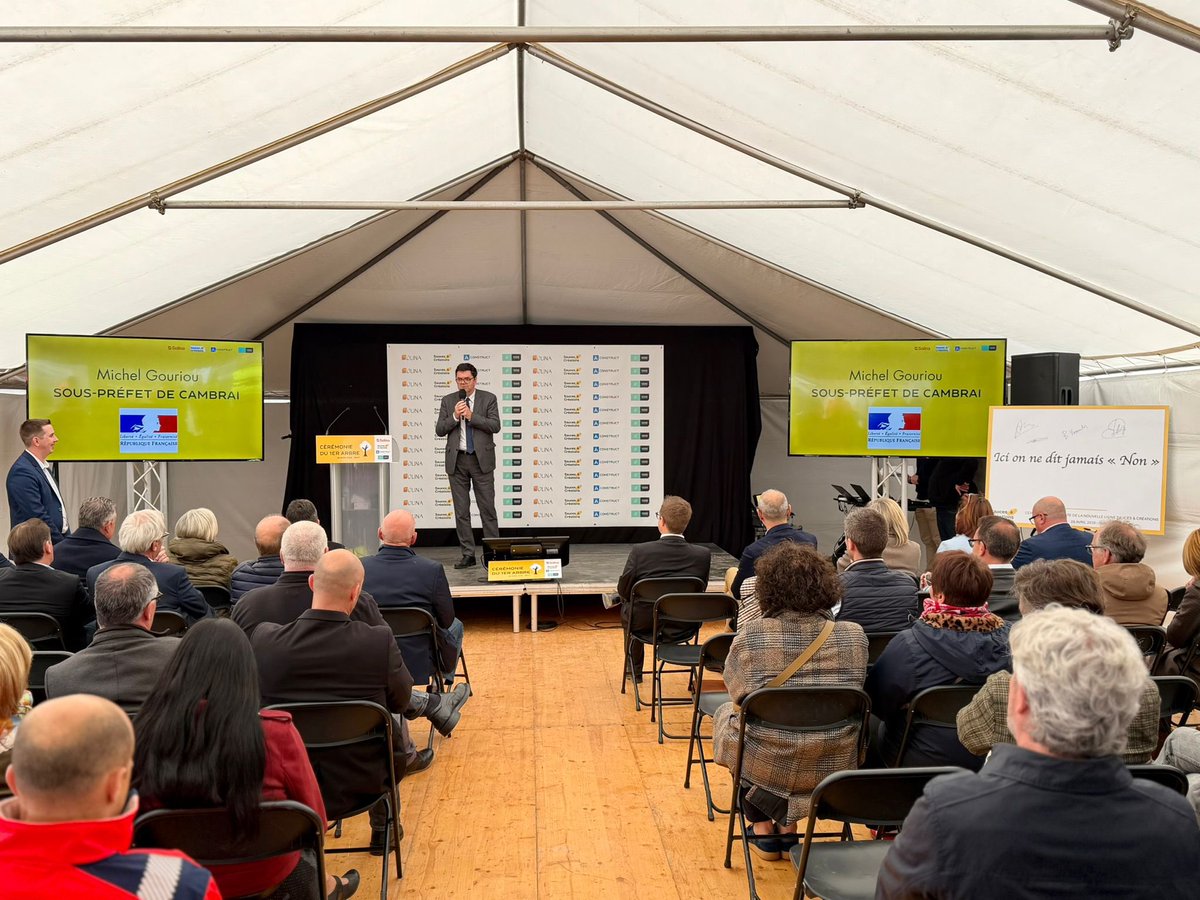 prefet59's tweet image. #Industrie #Économie #HautsDeFrance

𝐈𝐰𝐮𝐲 : 𝐮𝐧 𝐩𝐫𝐨𝐣𝐞𝐭 𝐢𝐧𝐝𝐮𝐬𝐭𝐫𝐢𝐞𝐥 𝐬𝐭𝐫𝐮𝐜𝐭𝐮𝐫𝐚𝐧𝐭 𝐬𝐞 𝐜𝐨𝐧𝐜𝐫𝐞́𝐭𝐢𝐬𝐞

🏭 Michel Gouriou, sous-préfet de Cambrai, a participé au lancement symbolique du chantier de la future usine de l’entreprise Sauces &amp;amp;
