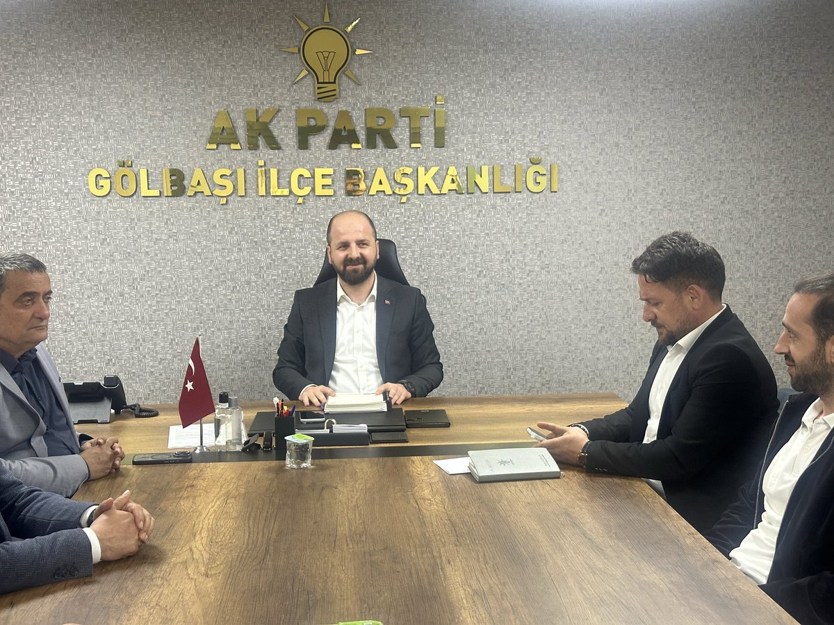 AkGolbasiResmi's tweet photo. Haftalık Olağan Yürütme ve Yönetim Kurulu Toplantımızı İlçe Başkanımız Sn. @Slmakcyln başkanlığında, İlçe Koordinatörümüz Sn. Bünyamin ER’in katılımlarıyla gerçekleştirdik.

Hayırlara vesile olsun.
@hakanhanozcan @AkpartiAnkara https://t.co/bEEESt3FGr