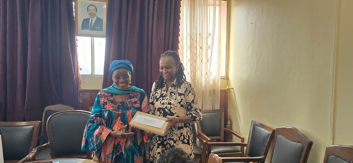 unicefcameroon's tweet image. Derrière chaque statistique sur l'éducation ou le mariage précoce au #Cameroun, il y a un visage, un rêve et une urgence. 🇨🇲✨ l'@unicefcameroon  et la #MINPROFF unissent leurs forces. Au cœur de l'échange entre la Ministre et la Représentante @NPerraultUNICEF  : transformer