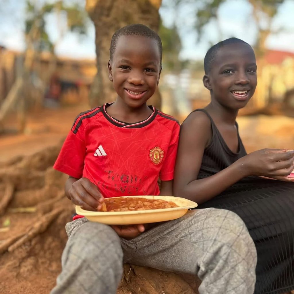 hopeforkids256's tweet image. Pure joy is a full plate and a smile to share. ❤️
Every donation helps us put food on the table for children who need it most. See the difference you're making! 

#NonProfit #GivingBack #Hope