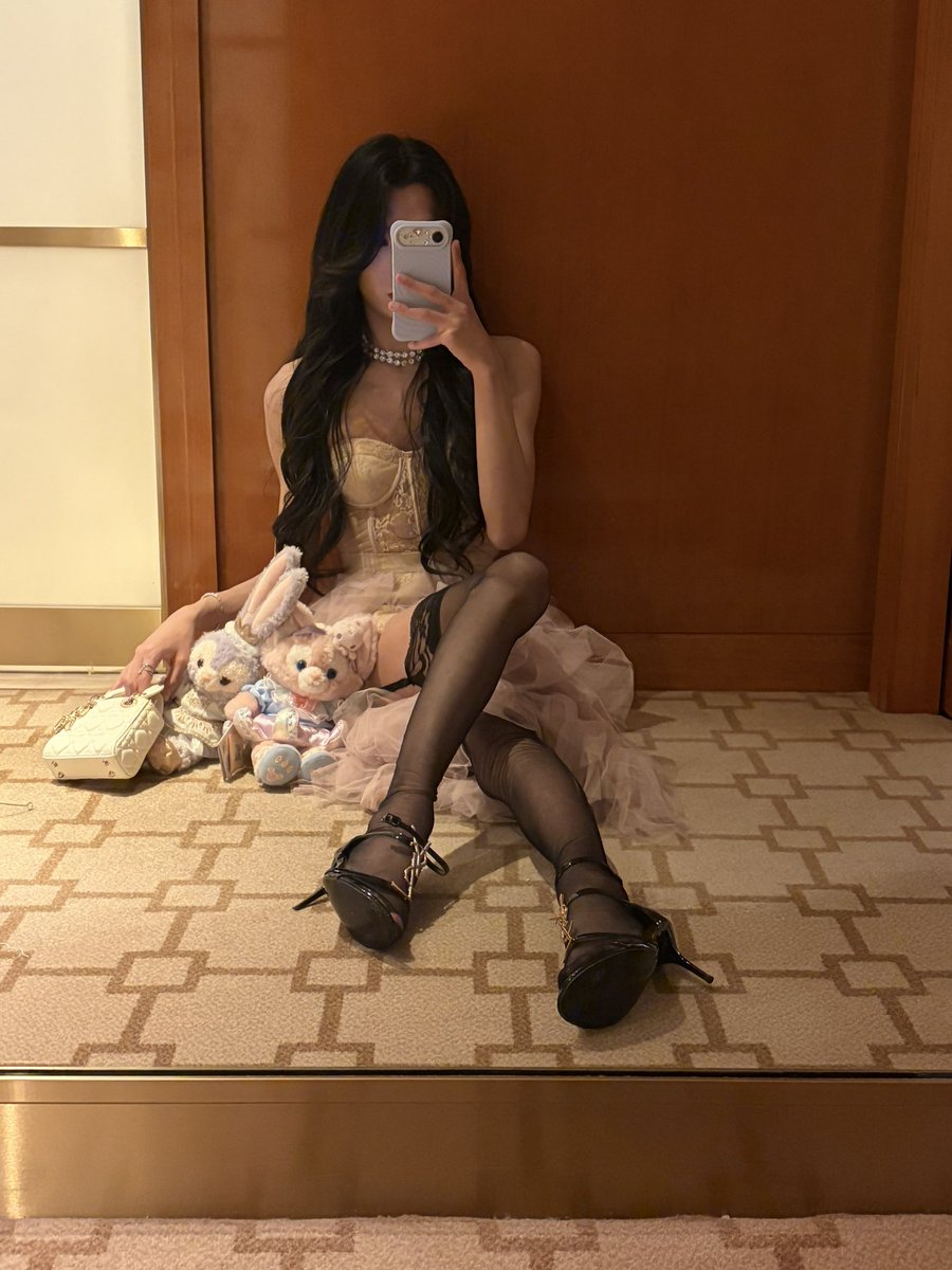 YouNotaLone_yna's tweet photo. 说太多不如沉默，想太多我也会难过
#京津冀 #男娘 #伪娘 https://t.co/p0WhNhWjCg