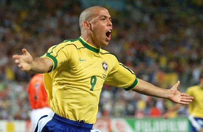 90sfootball's tweet photo. Ronaldo x 1998 🇧🇷 https://t.co/1tDnC8UaoT