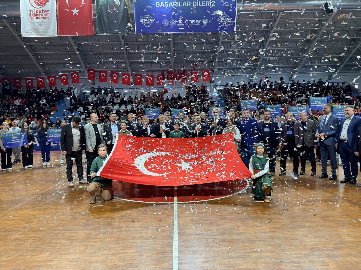 aceylantr's tweet photo. Kocaeli İmam Hatip Spor Oyunları Açılış Töreni’ni gerçekleştirdik.

İmam hatip ruhuyla yetişen, ahlaklı ve inançlı sporcularımız gümbür gümbür geliyor 😎

Haydi gençler, yeteneklerinizi gösterme zamanı ✨

Kocaeli İmam Hatip Liseleri Mezunları Derneği Başkanı Mehmet Erenoğlu ve Kocaeli Öncü Spor Kulübü Başkanı Ali Bilgi’ye bu güzel organizasyon için teşekkür ediyor, çalışmalarında muvaffakiyetler diliyoruz.

📍Kocaeli