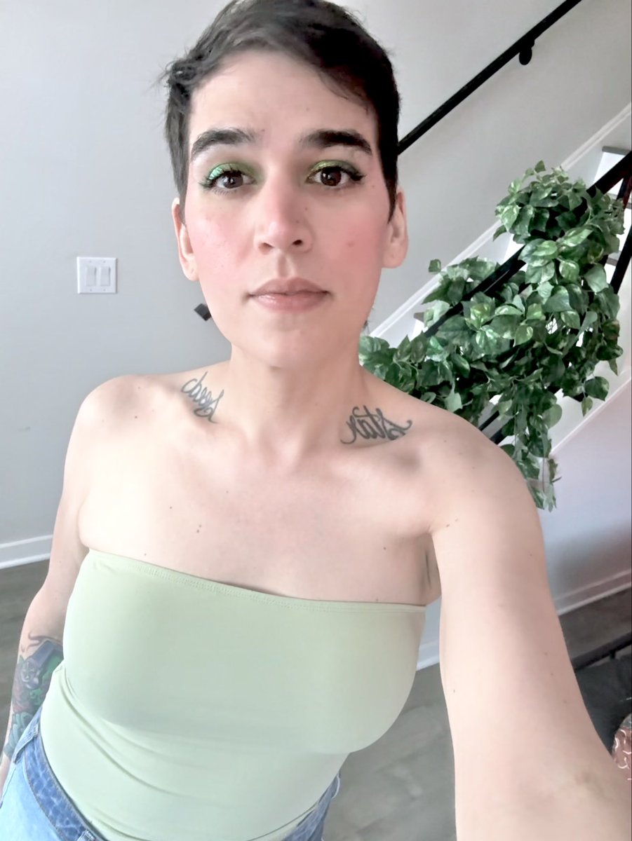 harperxlotus tweet media