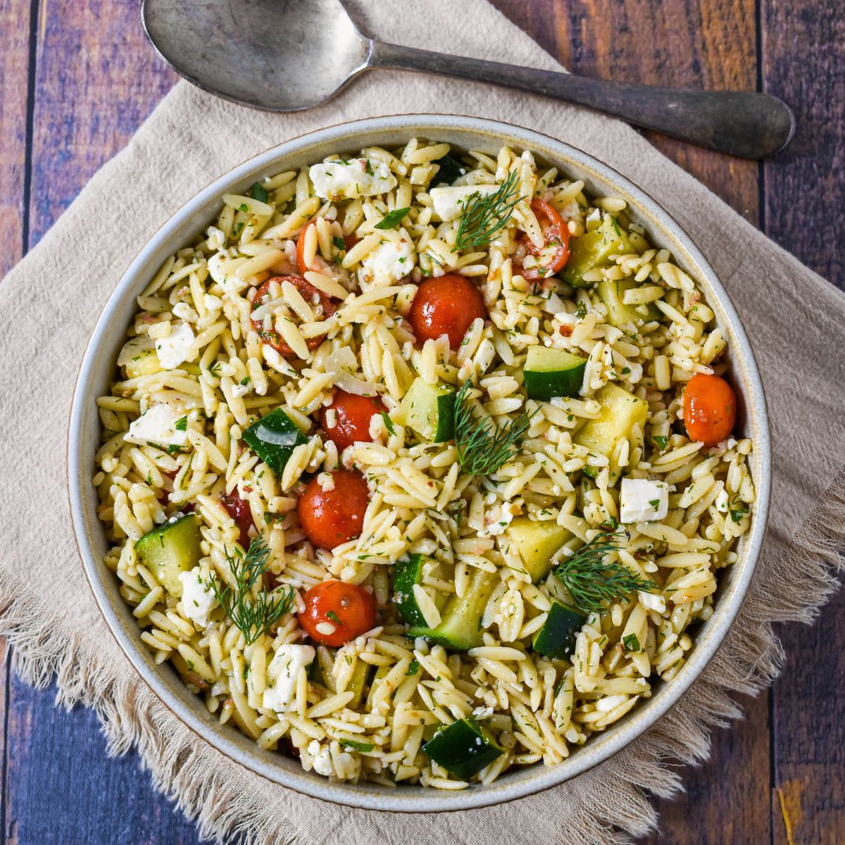 Cook2eatwell's tweet photo. This fresh herb orzo salad with homemade Italian dressing is light, bright, and packed with flavor. Perfect for make-ahead lunches, picnics, or as a refreshing side on warm-weather days. So easy and delicious! 

Recipe: https://t.co/iUi3ssiI4T https://t.co/FDyNJjPJR3
