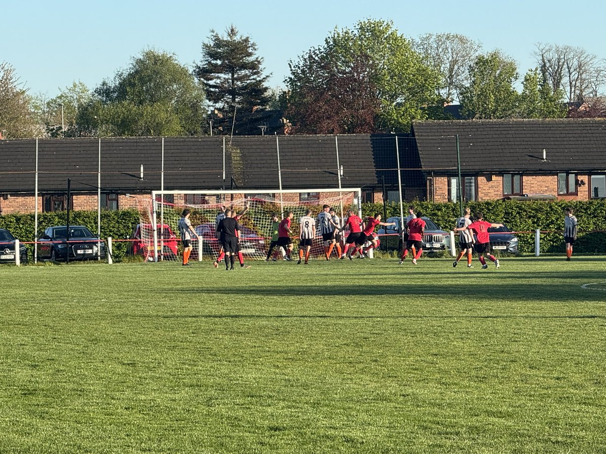 hoppingwxm's tweet photo. Off to Middlewich today (23/04/2026)
League game
Seddon Street - Cheshire League Premier Division Table
🔴 Middlewich Town 5 - 0 St. Michaels DH ⚪️ (HT2-0)
About 60 in attendance
@MiddlewichFC
#Nonleague #Groundhopping #England #Middlewich #Widnes #Football #Peldroed #voetbal https://t.co/YAh9s34AKJ
