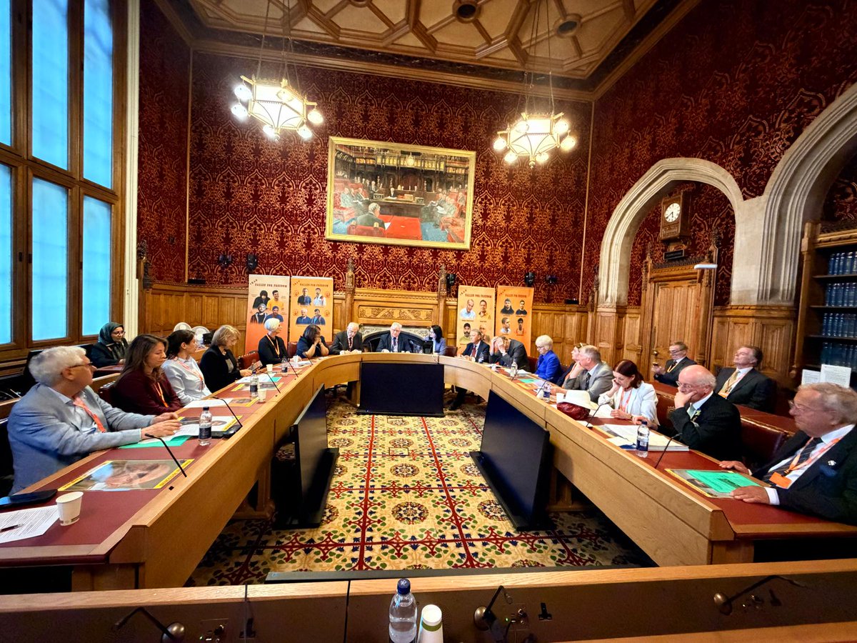 Maryam_Rajavi's tweet image. The position of the Iranian Resistance can be summarized in the slogan of peace and freedom. The realization of both requires the overthrow of the religious dictatorship.

This objective can be achieved by relying on uprisings of the Iranian people and the organized fighting