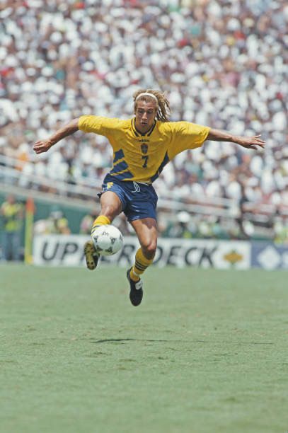 90sfootball's tweet photo. Henrik Larsson @ USA '94. https://t.co/l34sO76qrN