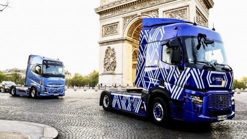 automotorcope's tweet image. Tu tiempo ⏱ #motor en @COPE @Poniendocalles @elpulpoCOPE Antes ⁦@HerreraenCOPE⁩ #radio Te contaremos la #actualidad #automocion #coches #novedades #camiones #conductores #multas #velocidad @DGT.es ⁦@Audi_Prensa⁩ ⁦@nachoglezm⁩  #Milence ⁦@RenaultTrucksEs⁩