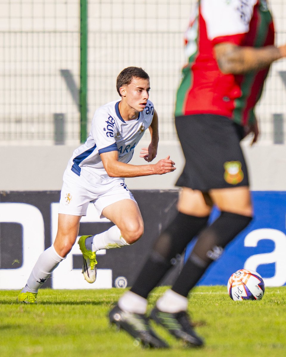 futbolcientific's tweet photo. Pablo Alcoba tuvo su primera titularidad en primera división, en la victoria sobre Depor Maldonado

Jugó de doble 5 junto a Pancho Ginella, siendo protagonistas en fase de inicio con y sin pelota. 

Pases generalmente seguros pero cuando había que progresar, lo hacía con creces+ https://t.co/GKvV954BKv