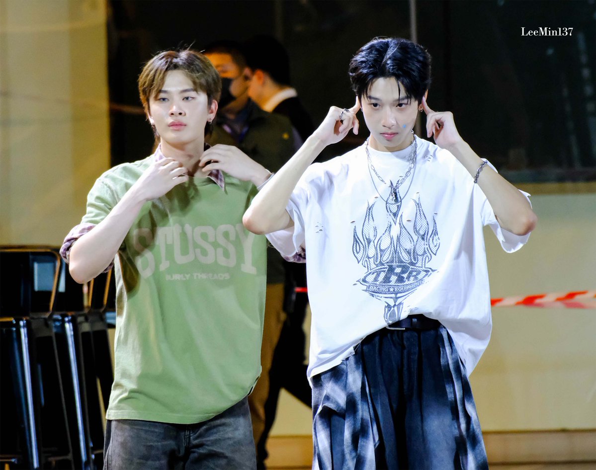 LeeMin137's tweet image. เฮีย กับ เธอ
🌈🌈✨✨💖💖

#THAIchayanon
#NEXnattakit 
#บัสจะกิ้งคับเฮีย 
#บัส_บัสกิ้ง 
#BUSbecauseofyouishine